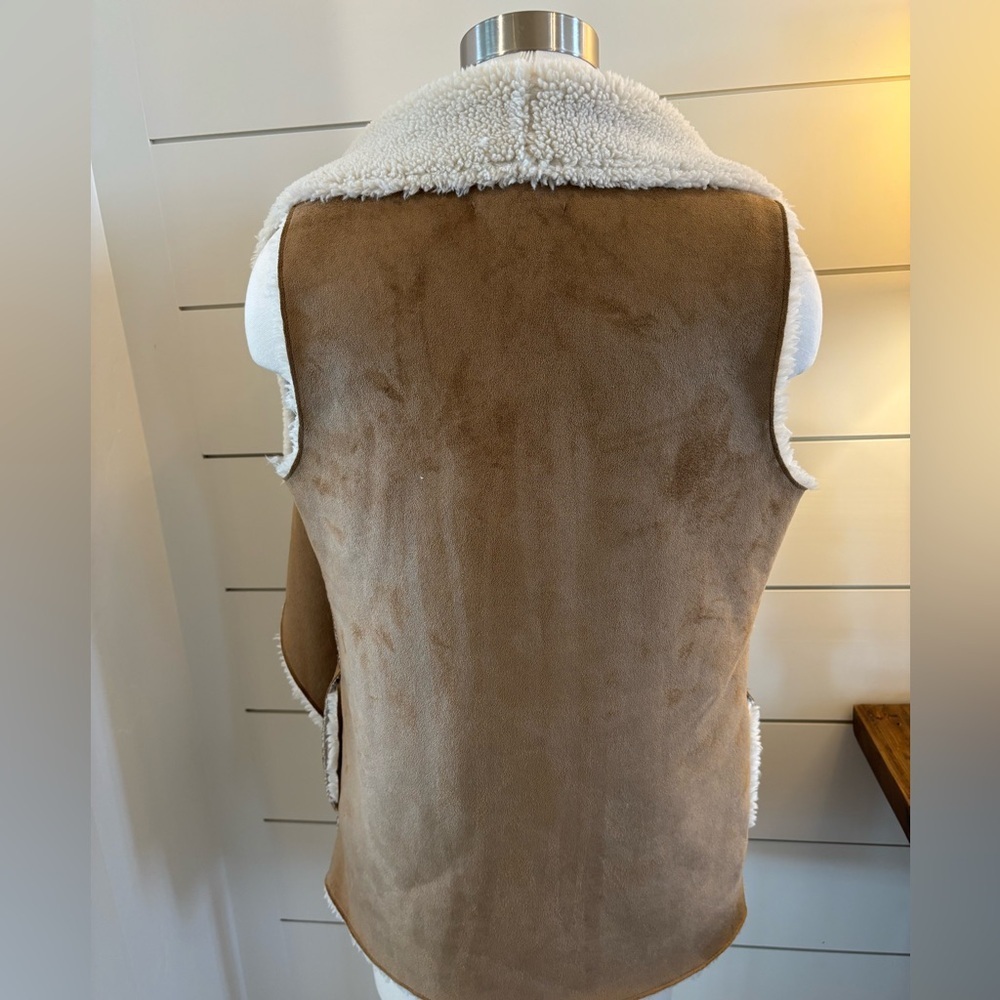 Velvet by Graham & Spencer Tan and Cream Teddy Jacket with Waterfall Collar - Picture 6 of 8